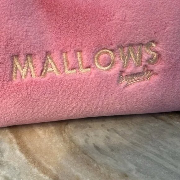 NWT ~ MALLOWS 🩷 FUZZY PLUSH BEAUTY BAG - Picture 3 of 8